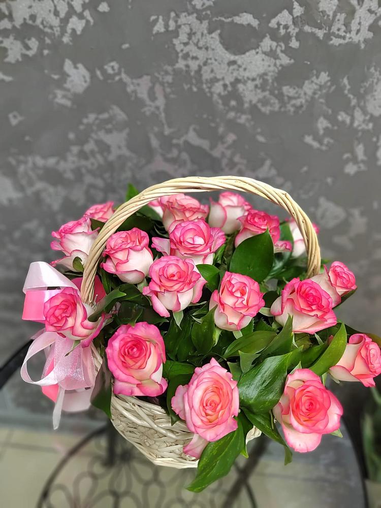 Цветочная композиция из Розы в корзине в Колосовке