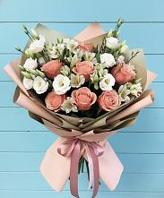 Букет цветов из:  Розы, Альстромерии и Лизиантусы в Колосовке