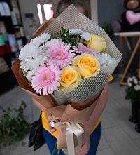 Букет цветов из:  Герберы, Розы и Хризантемы в Колосовке