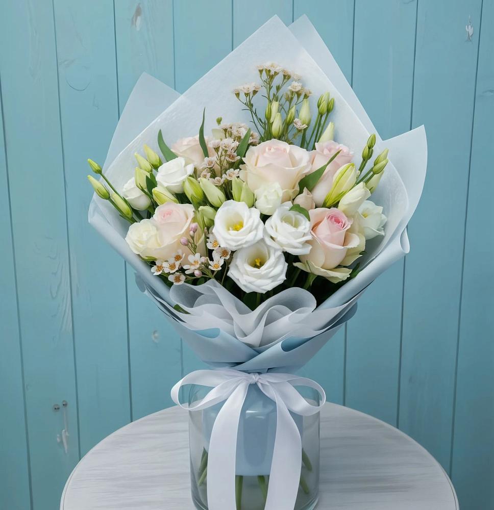 Букет цветов из: Розы и Лизиантусы в Колосовке