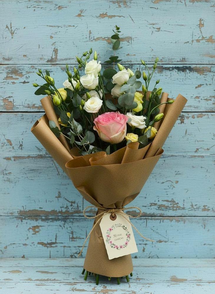 Букет цветов из: Розы и Лизиантусы в Колосовке