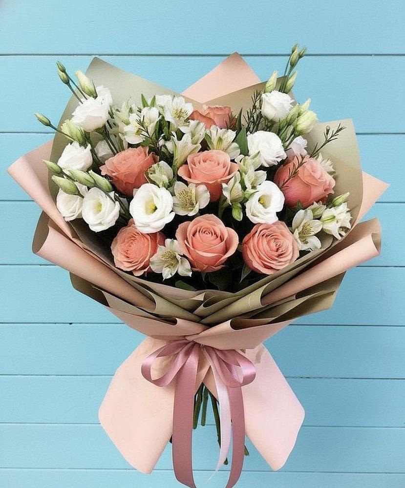 Букет цветов из: Розы, Альстромерии и Лизиантусы в Колосовке