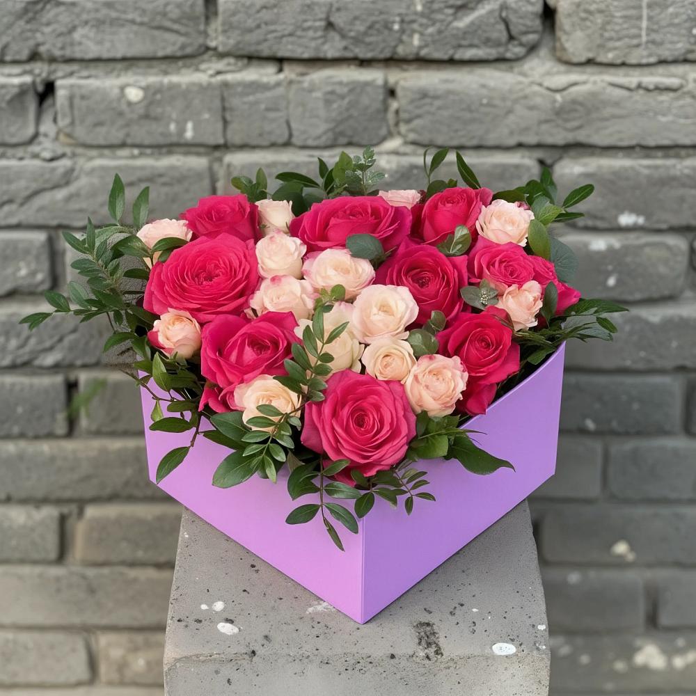 Цветочная композиция из Розы в коробке в Колосовке