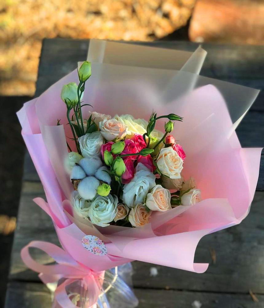 Букет цветов из: Розы и Лизиантусы в Колосовке