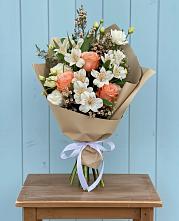 Букет цветов из:  Альстромерии, Лизиантусы, Розы и Хризантемы #REPLACE_PRED# Колосовке