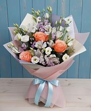 Букет цветов из:  Лизиантусы, Розы, Альстромерии и Гипсофила в Колосовке