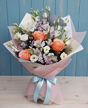 Букет цветов из:  Лизиантусы, Розы, Альстромерии и Гипсофила в Колосовке