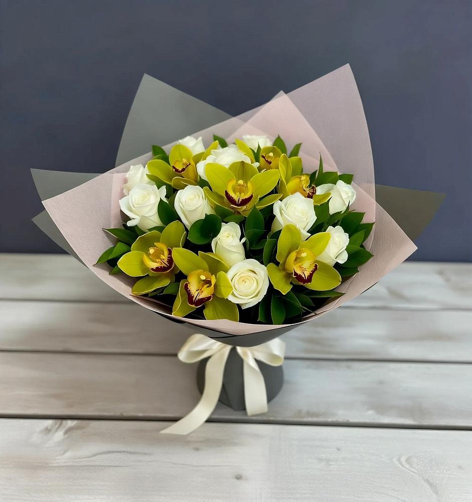 Букет цветов из: Орхидеи и Розы в Колосовке