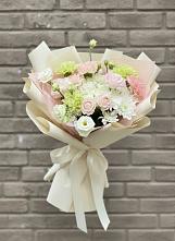 Букет цветов из:  Гвоздики, Розы, Лизиантусы и Хризантемы #REPLACE_PRED# Колосовке