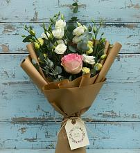 Букет цветов из:  Розы и Лизиантусы в Колосовке