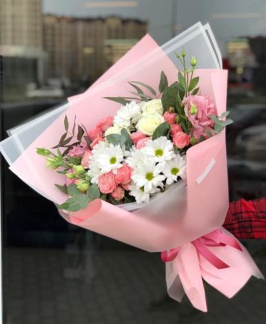 Букет цветов из: Розы, Лизиантусы и Хризантемы в Колосовке