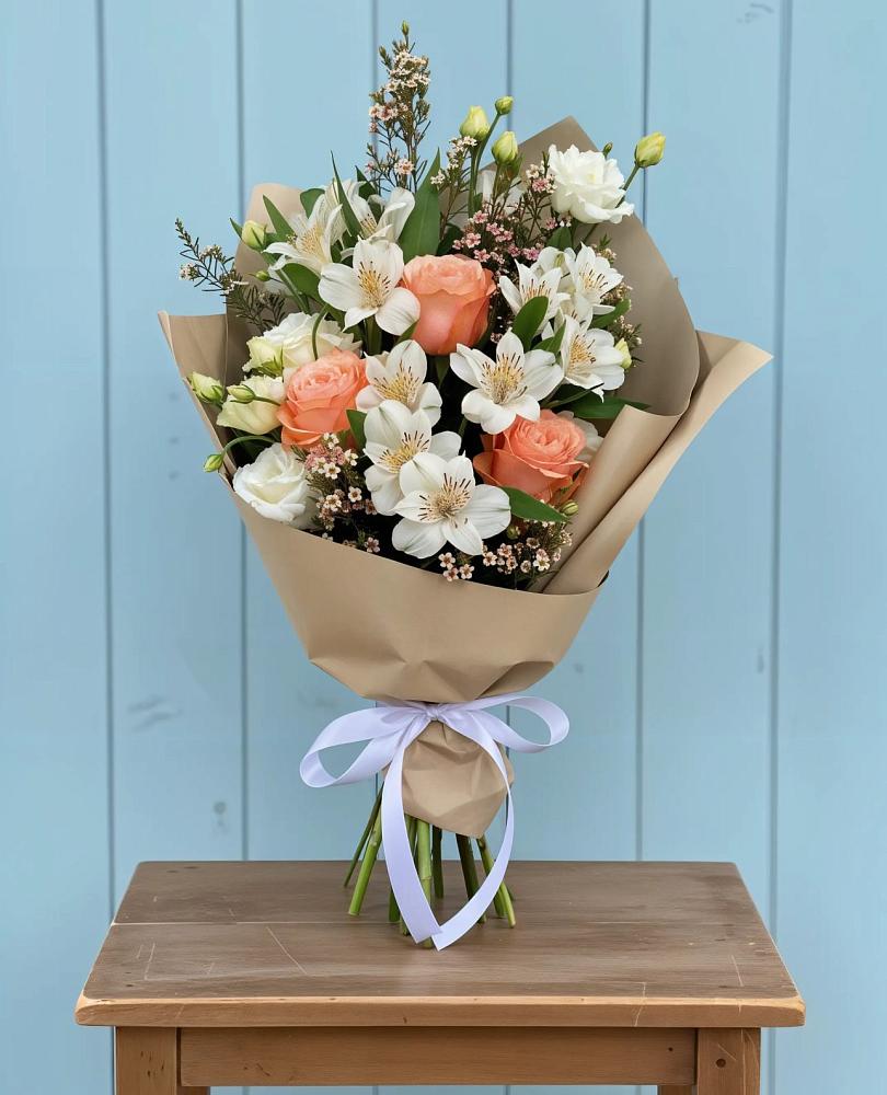 Букет цветов из: Альстромерии, Лизиантусы, Розы и Хризантемы в Колосовке