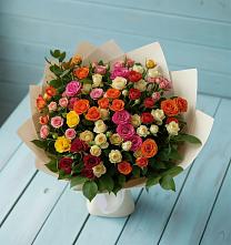 Букет Микс из разноцветных кустовых роз в Колосовке